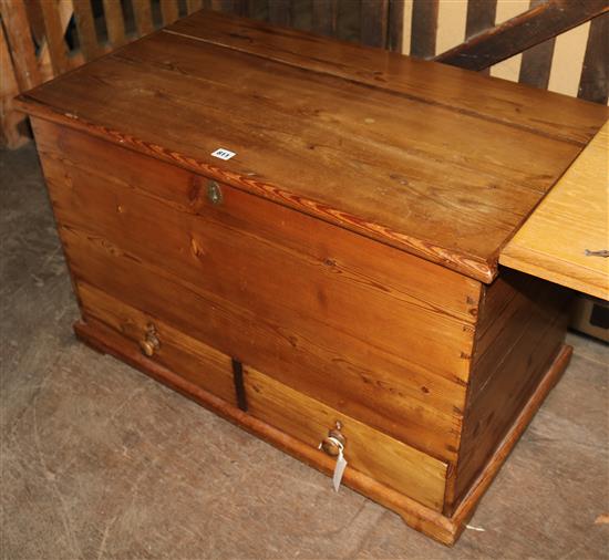 Pine mule chest